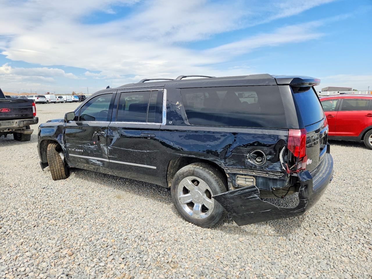 2017 Chev Suburban Lt 1500 - Фото 2