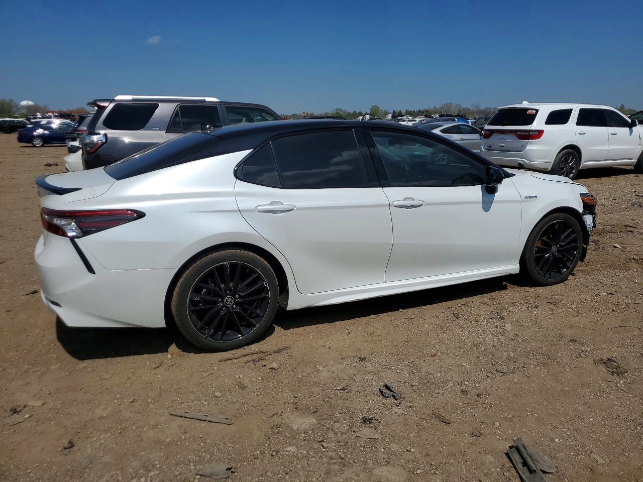2021 Toyota Camry Xse - Image 3