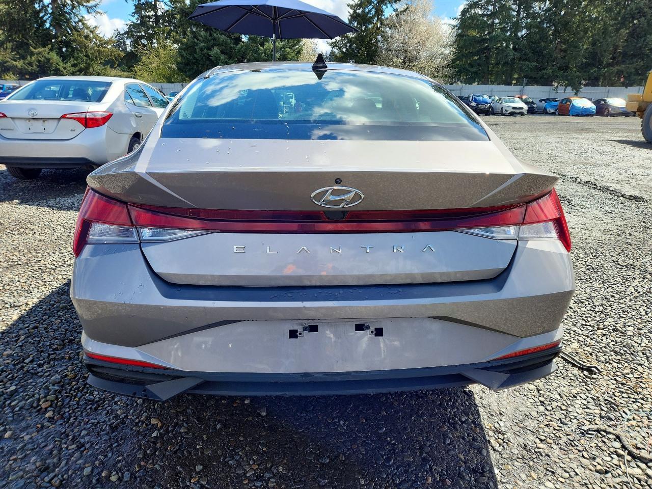 2021 Hyundai Elantra Se - Image 6