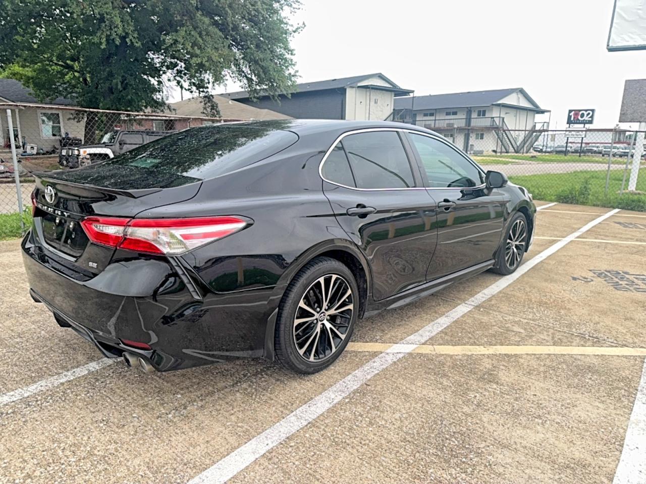 2018 Toyota Camry Se - Фото 4