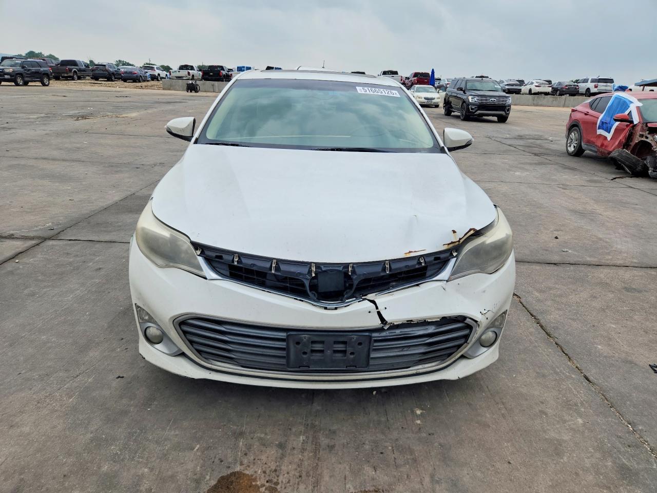 2015 Toyota Avalon Hybrid Limited - Image 5