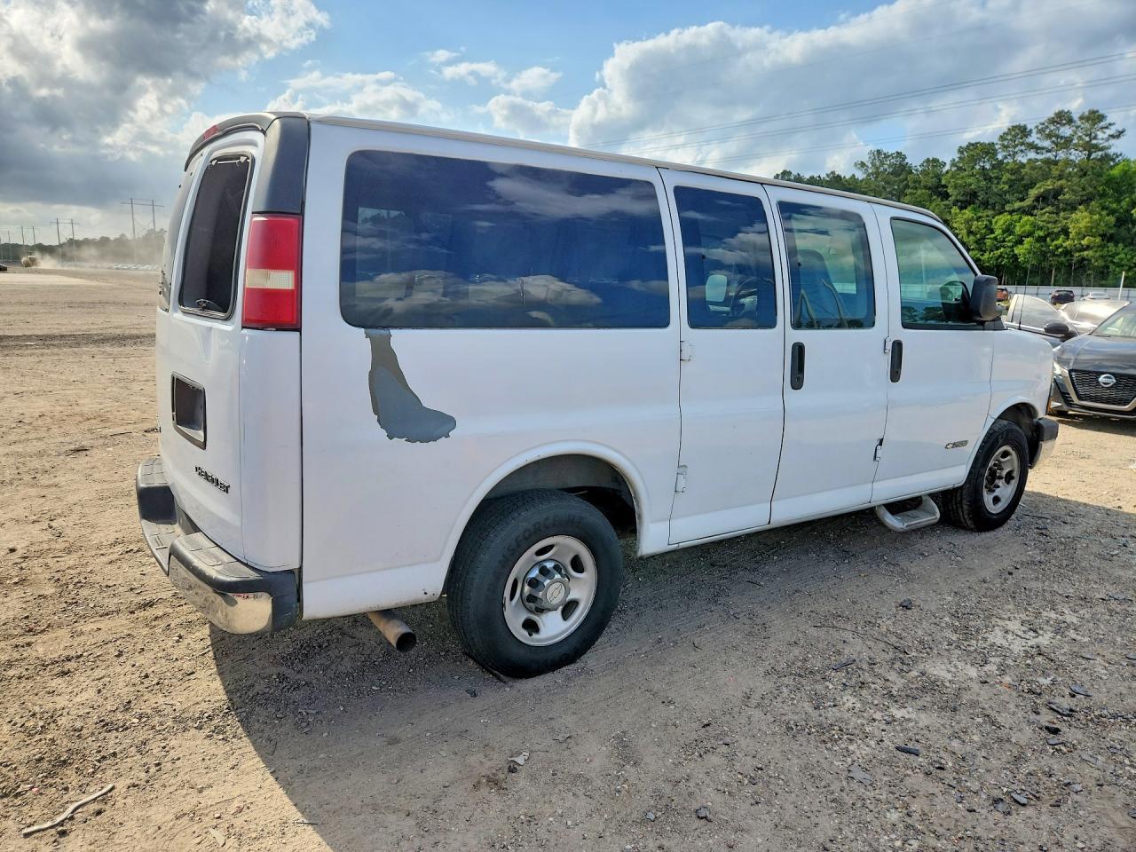 2003 Chevrolet Express G2500 - Фото 3