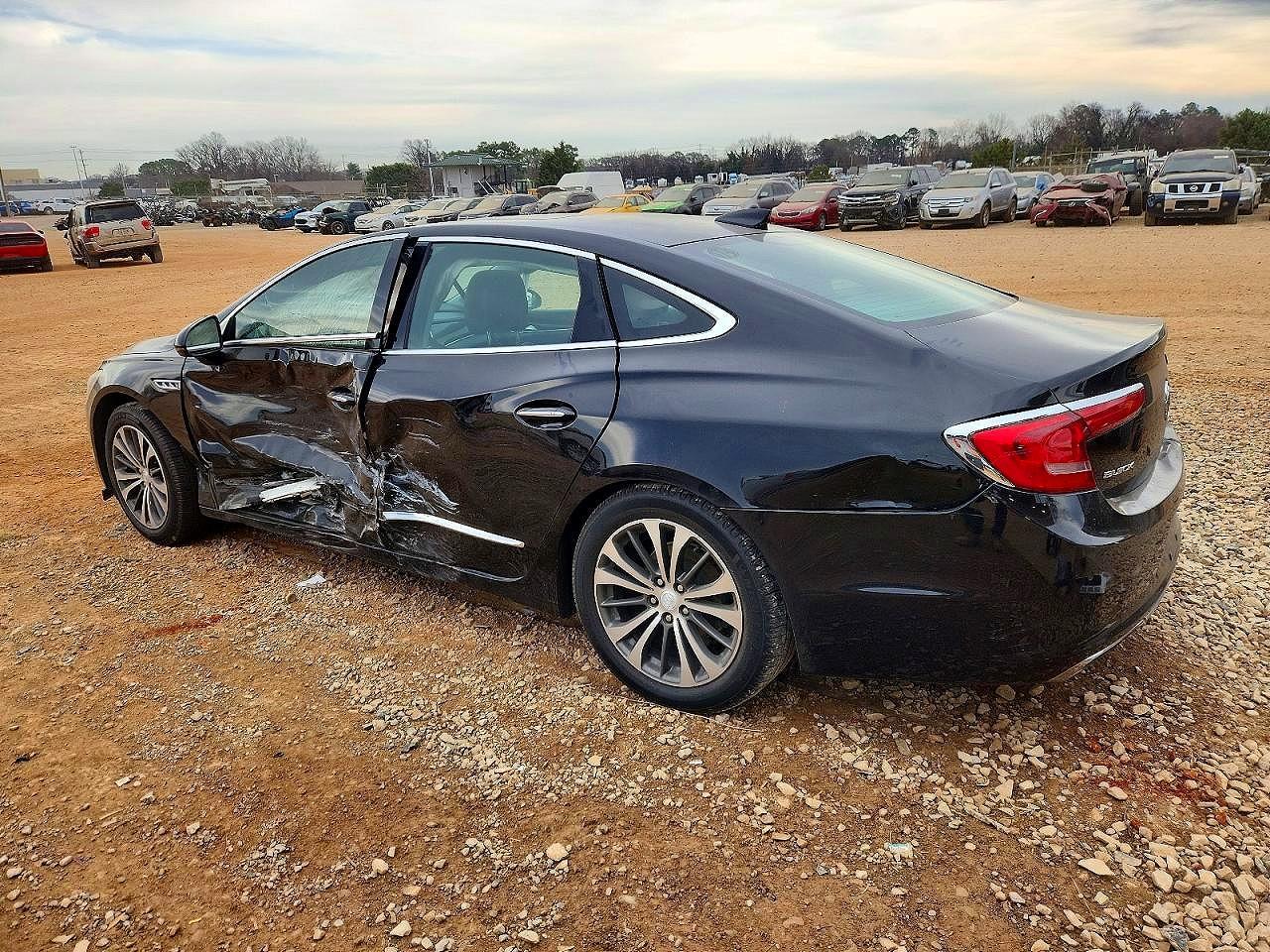 2017 Buick Lacrosse Premium - Фото 2