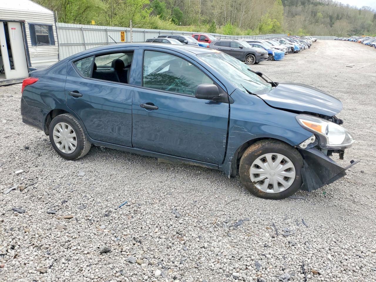 2015 Nissan Versa 1.6 S Plus - Фото 4