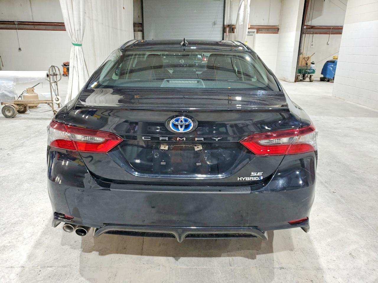 2024 Toyota Camry Hybrid Se - Image 6