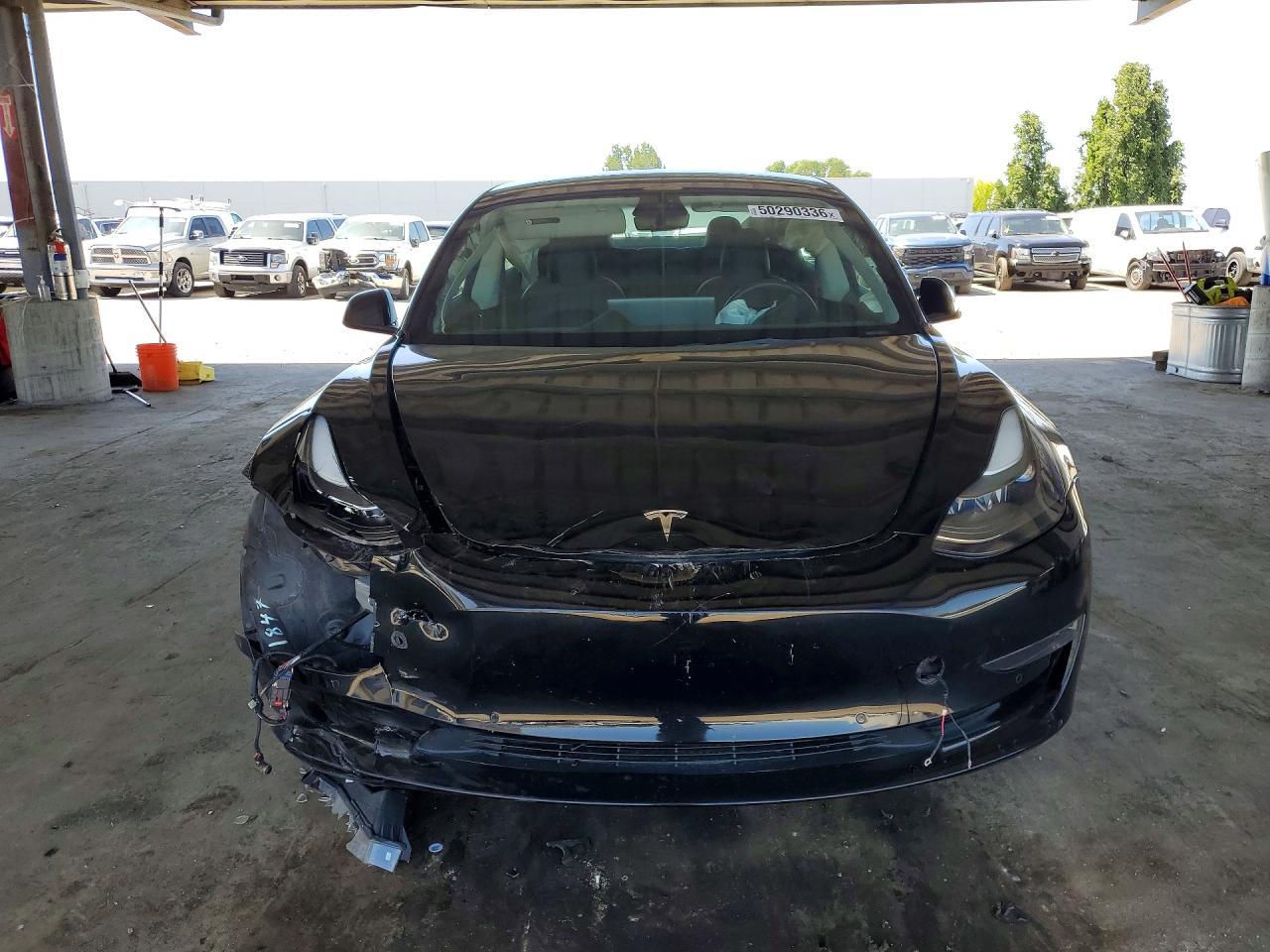 2022 Tesla Model 3 - Image 5