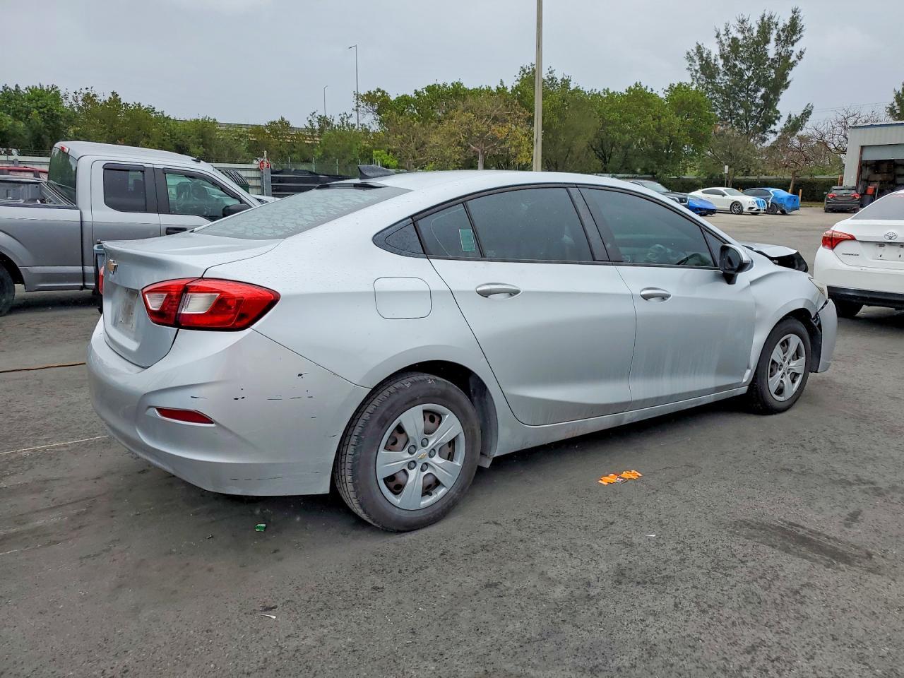2018 Chevrolet Cruze Ls - Image 3
