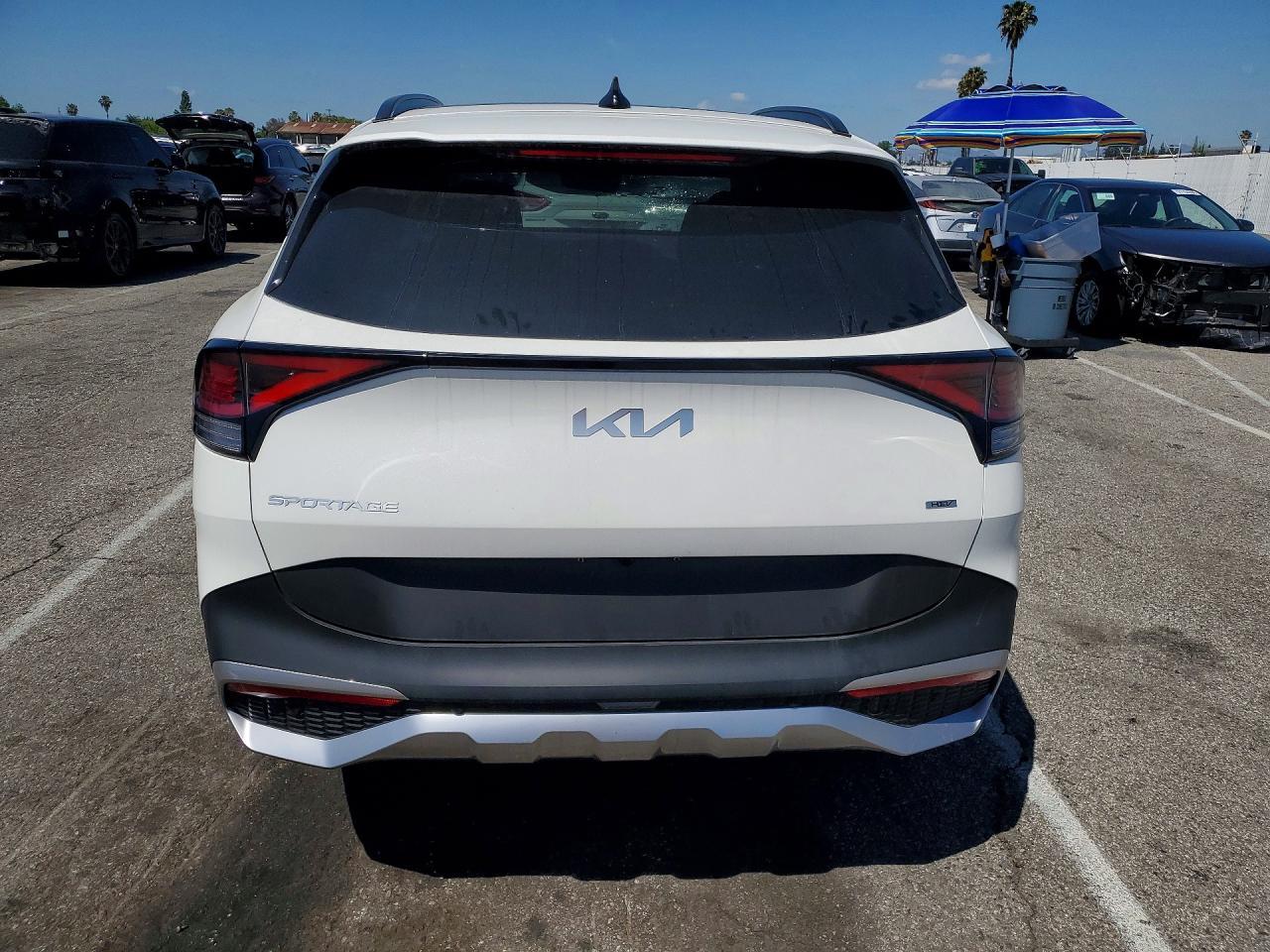 2025 Kia Sportage Ex - Image 6