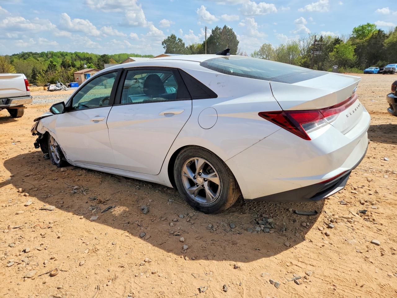 2021 Hyundai Elantra Se - Image 2
