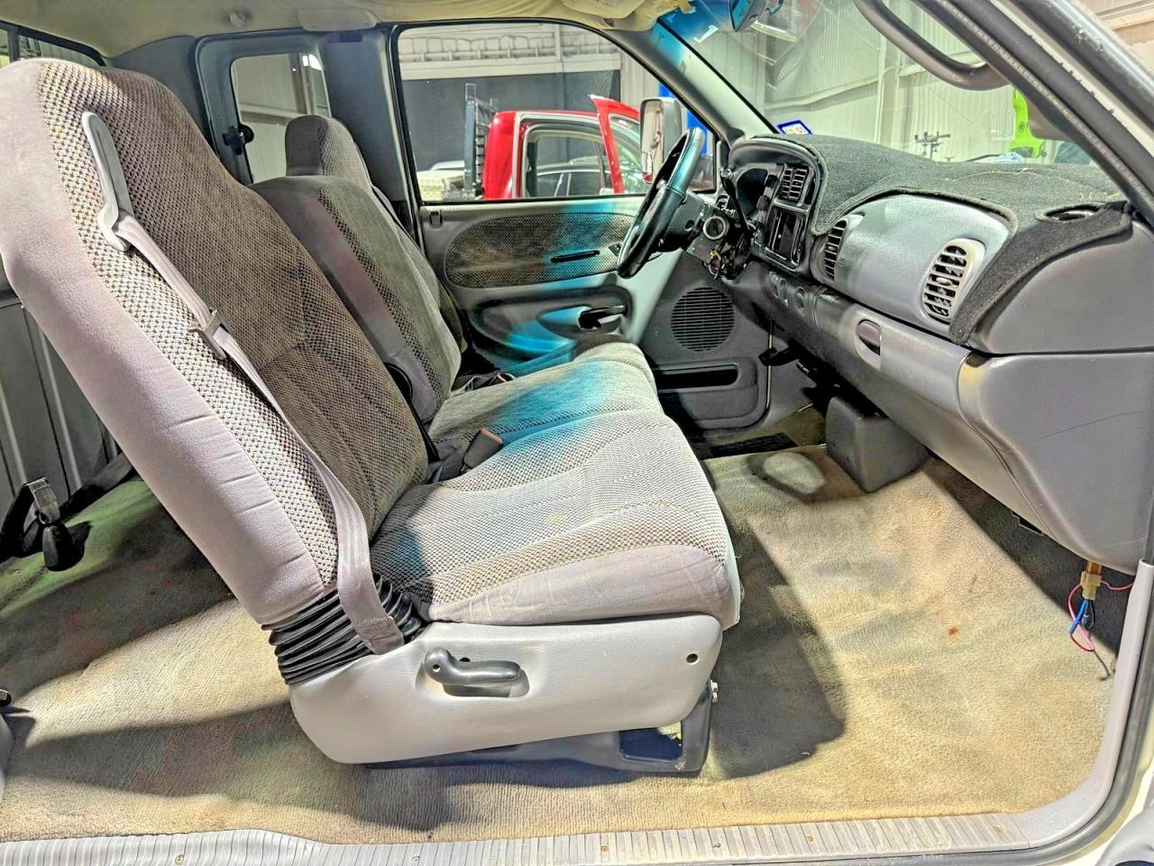 1998 Dodge Ram 2500 - Image 5