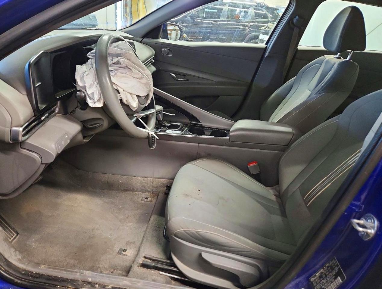 2023 Hyundai Elantra Blue - Image 7