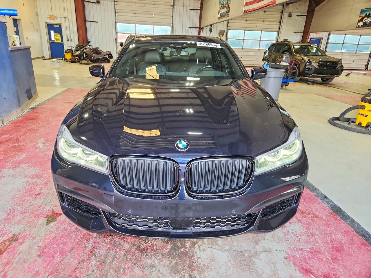 2017 BMW 750 Xi - Image 5