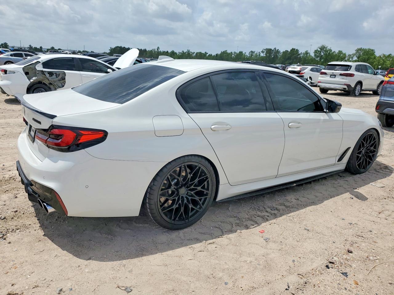 2020 BMW M550Xi - Image 3