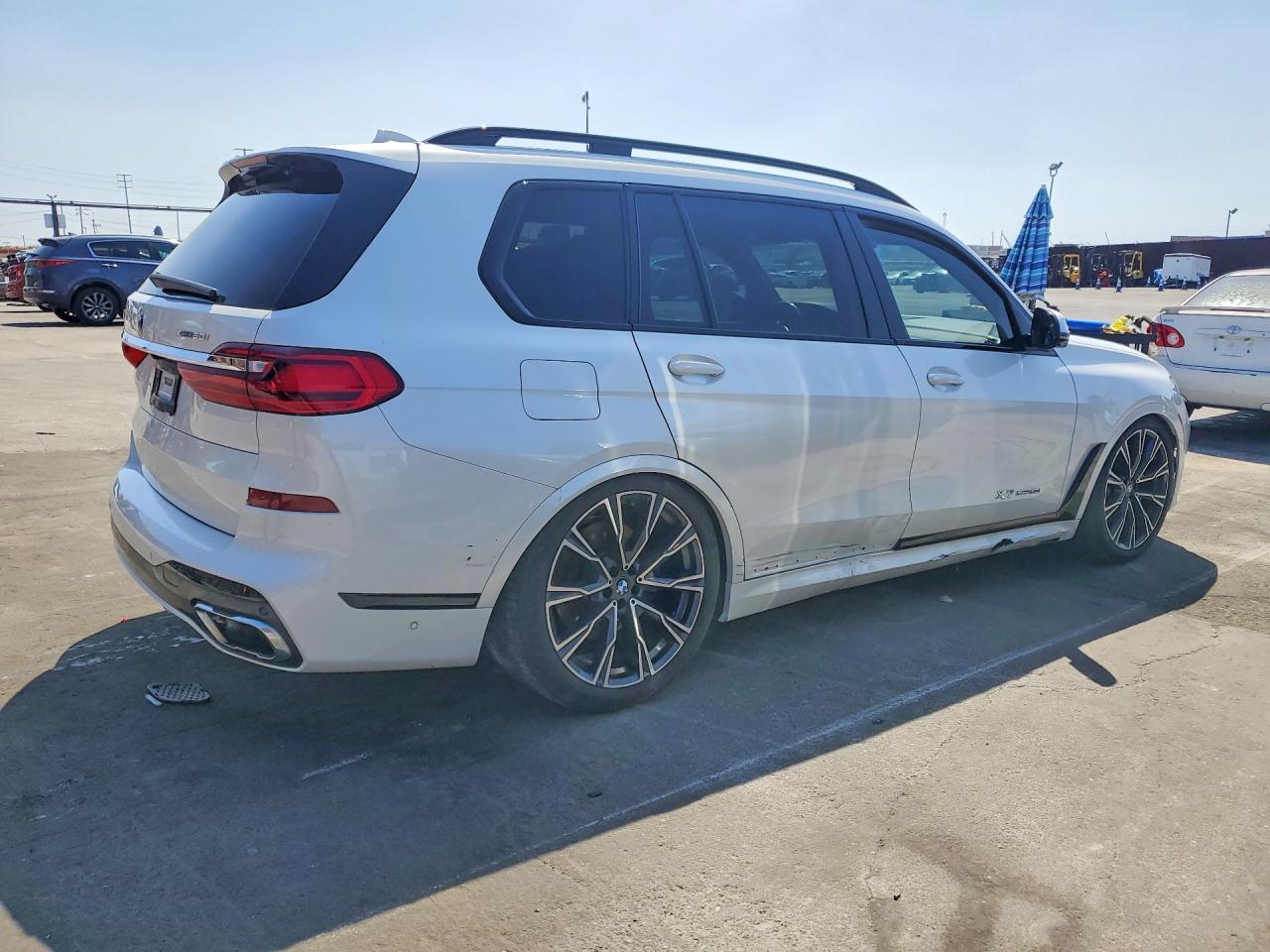 2019 BMW X7 xDrive50I - Image 3