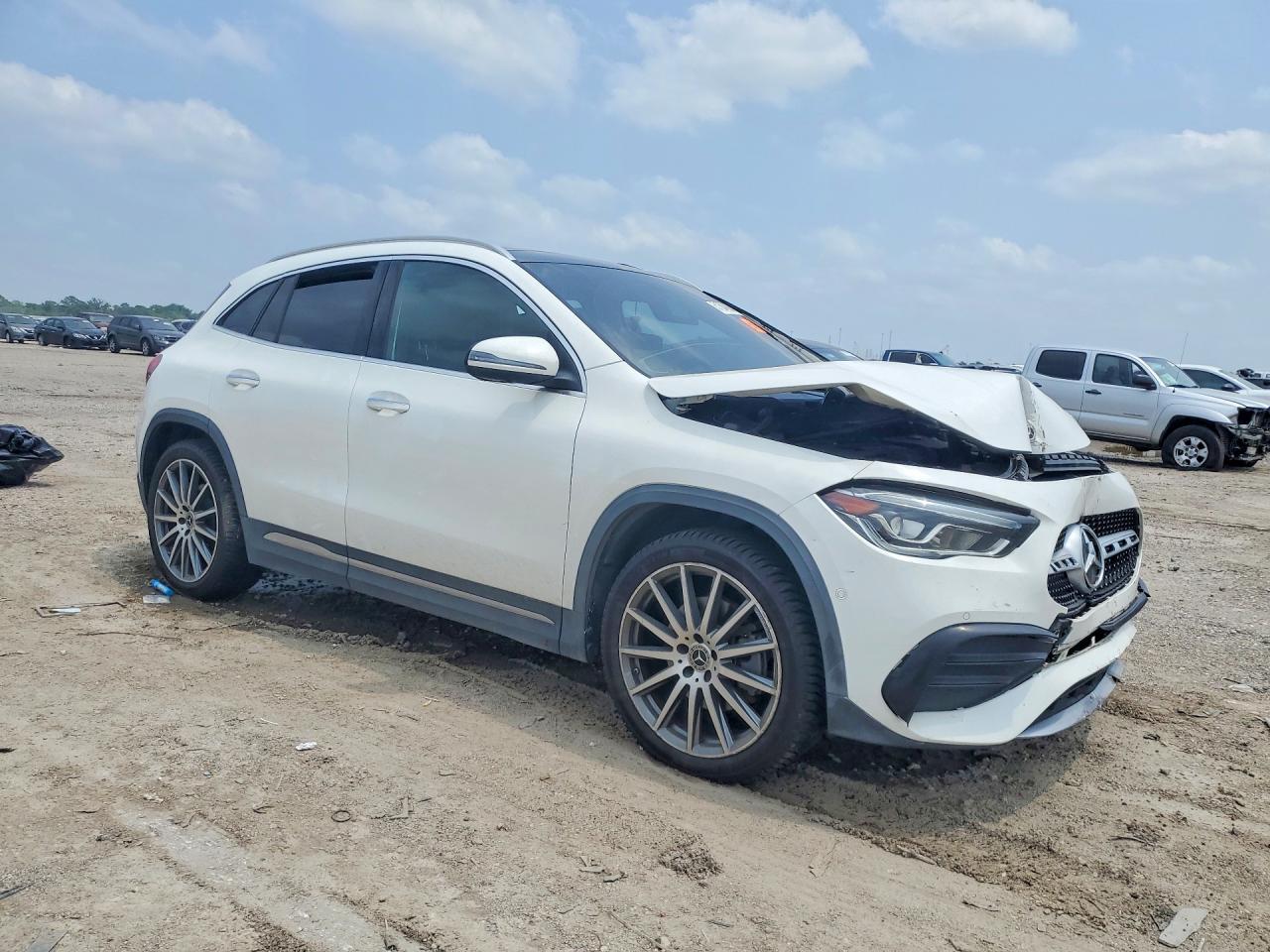 2021 Mercedes-Benz Gla 250 - Image 4