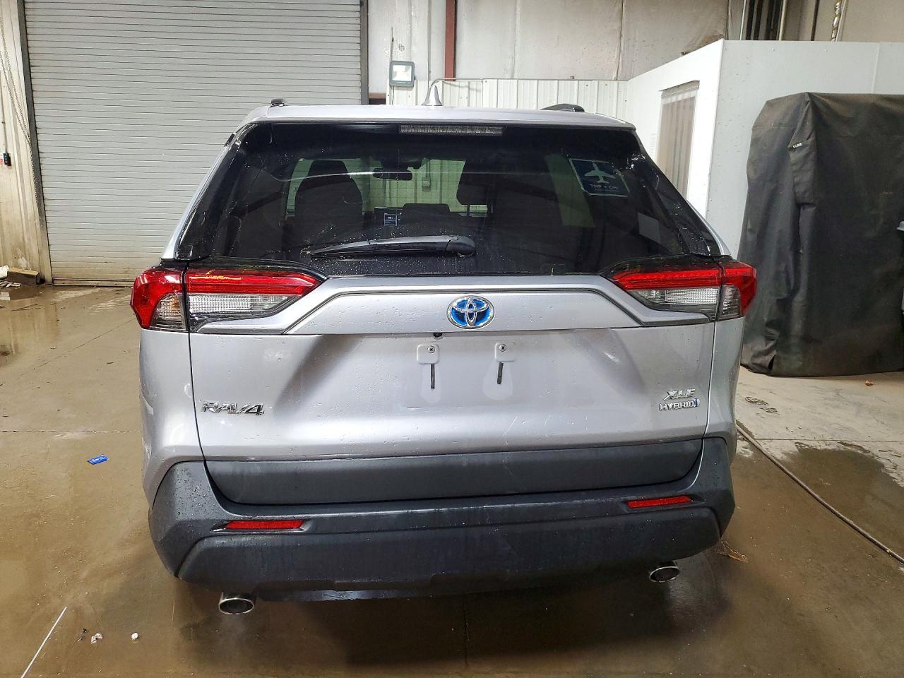 2020 Toyota Rav4 Hybrid Xle - Image 6
