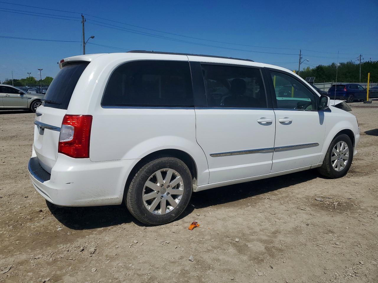 2016 Chrysler Town & Country Touring - Фото 3