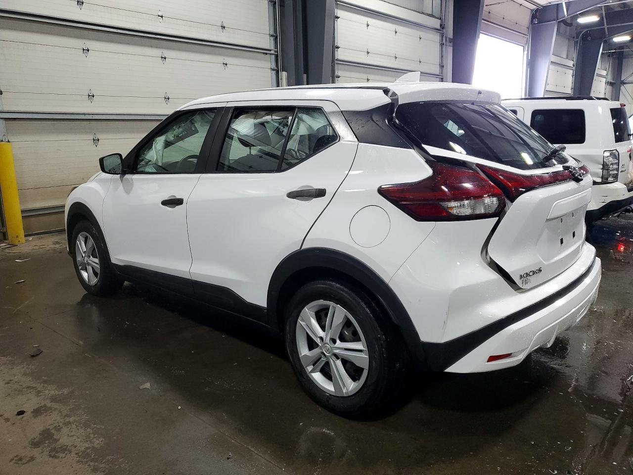 2021 Nissan Kicks S - Фото 2