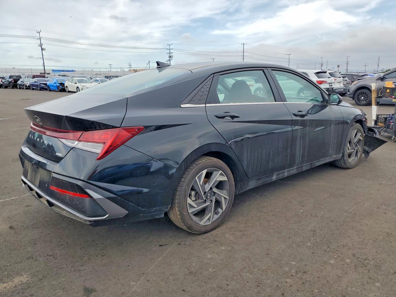 2024 Hyundai Elantra Hybrid Limited - Фото 3