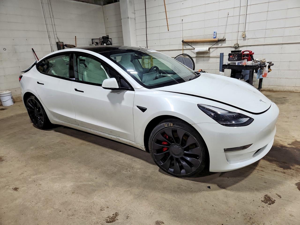 2023 Tesla Model 3 - Image 4