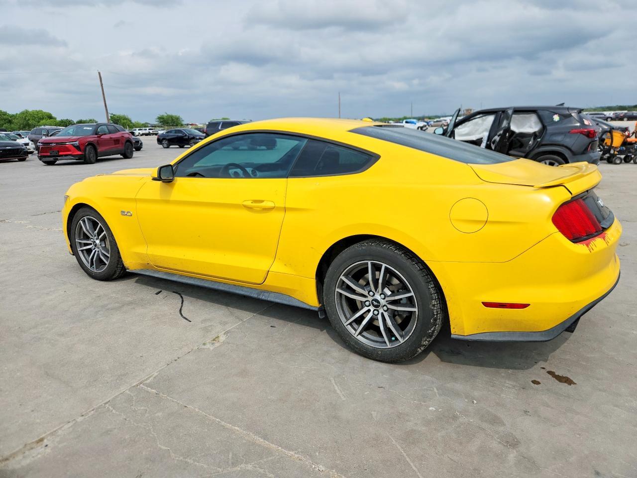 2015 Ford Mustang Gt - Фото 2
