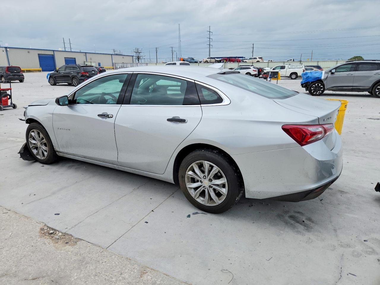 2022 Chevrolet Malibu Lt - Image 2