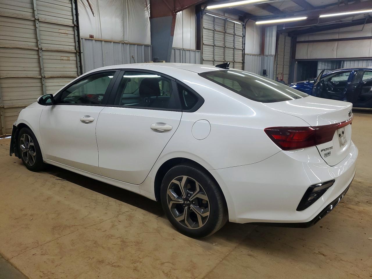 2021 Kia Forte Lxs - Image 2