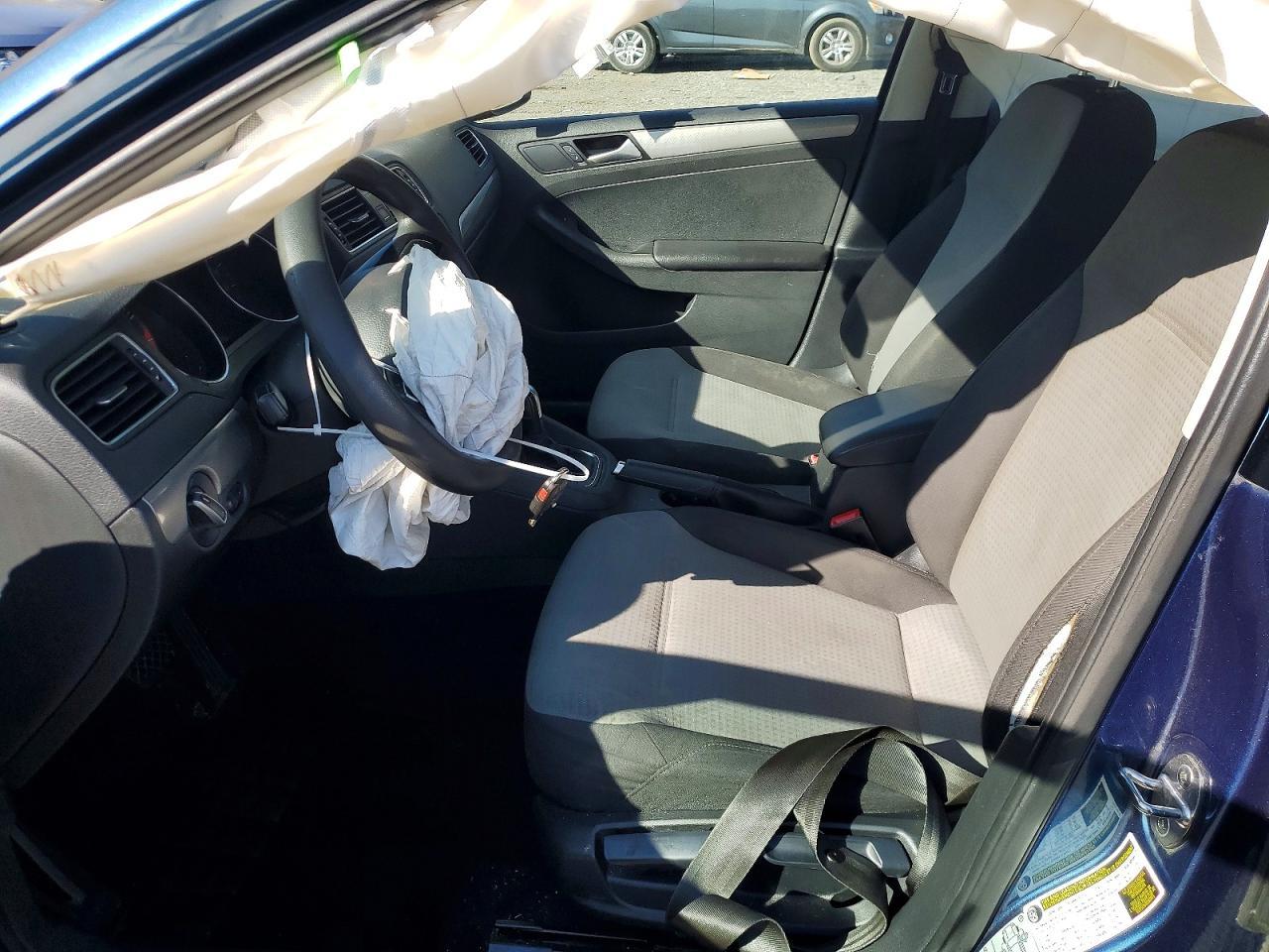 2018 Volkswagen Jetta S - Image 7