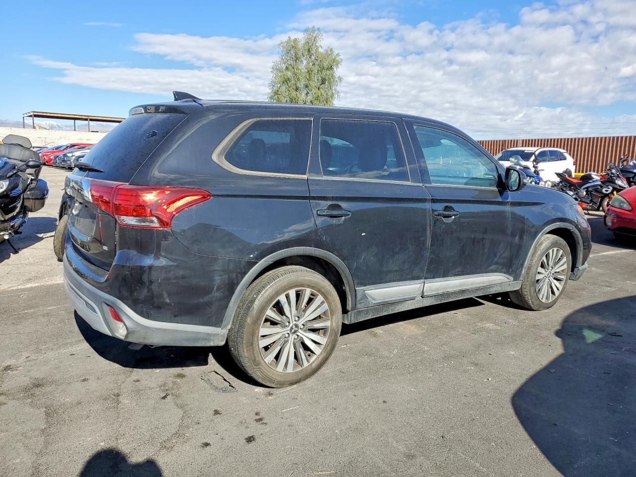 2020 Mitsubishi Outlander Se - Image 3