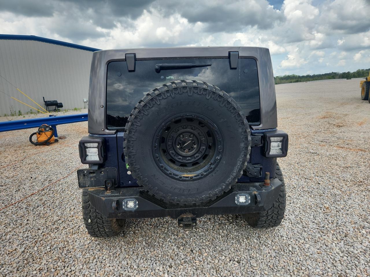 2013 Jeep Wrangler Unlimited Sahara - Image 6