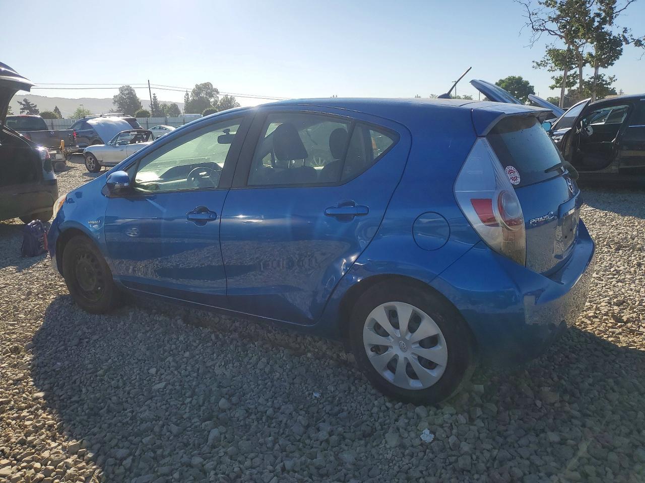 2013 Toyota Prius C Two - Фото 2