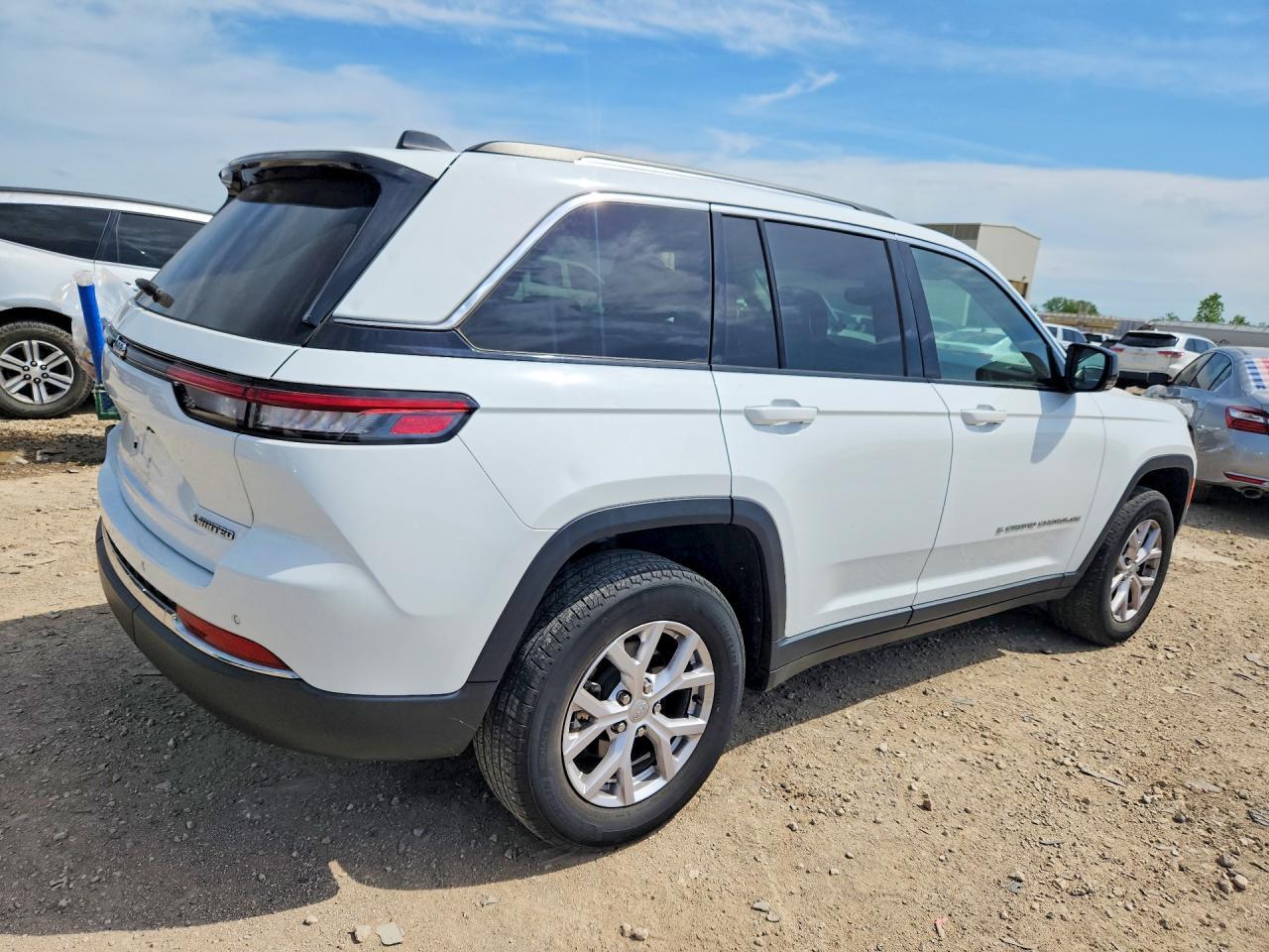 2022 Jeep Grand Cherokee Limited - Image 3