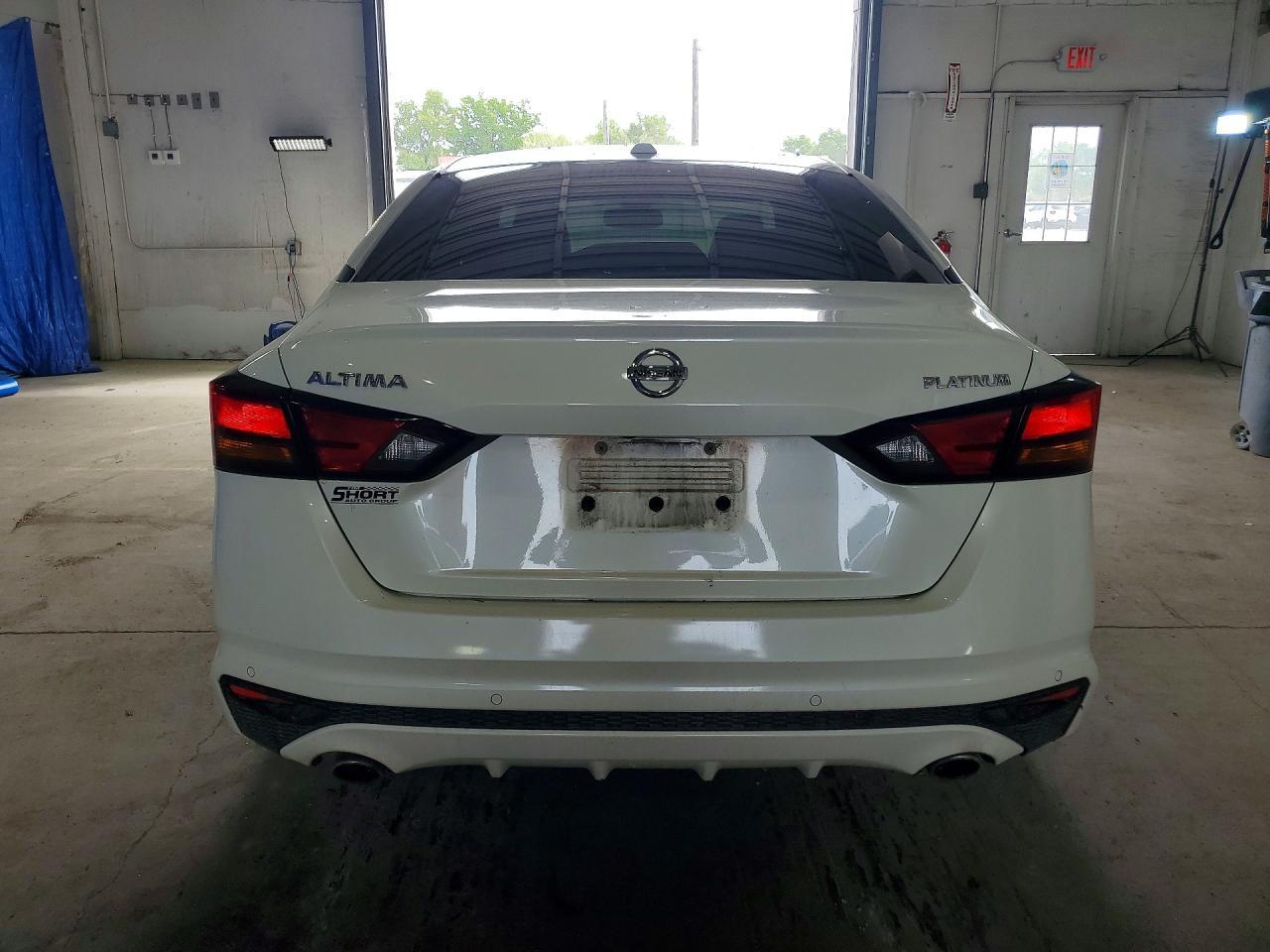 2019 Nissan Altima Platinum - Image 6