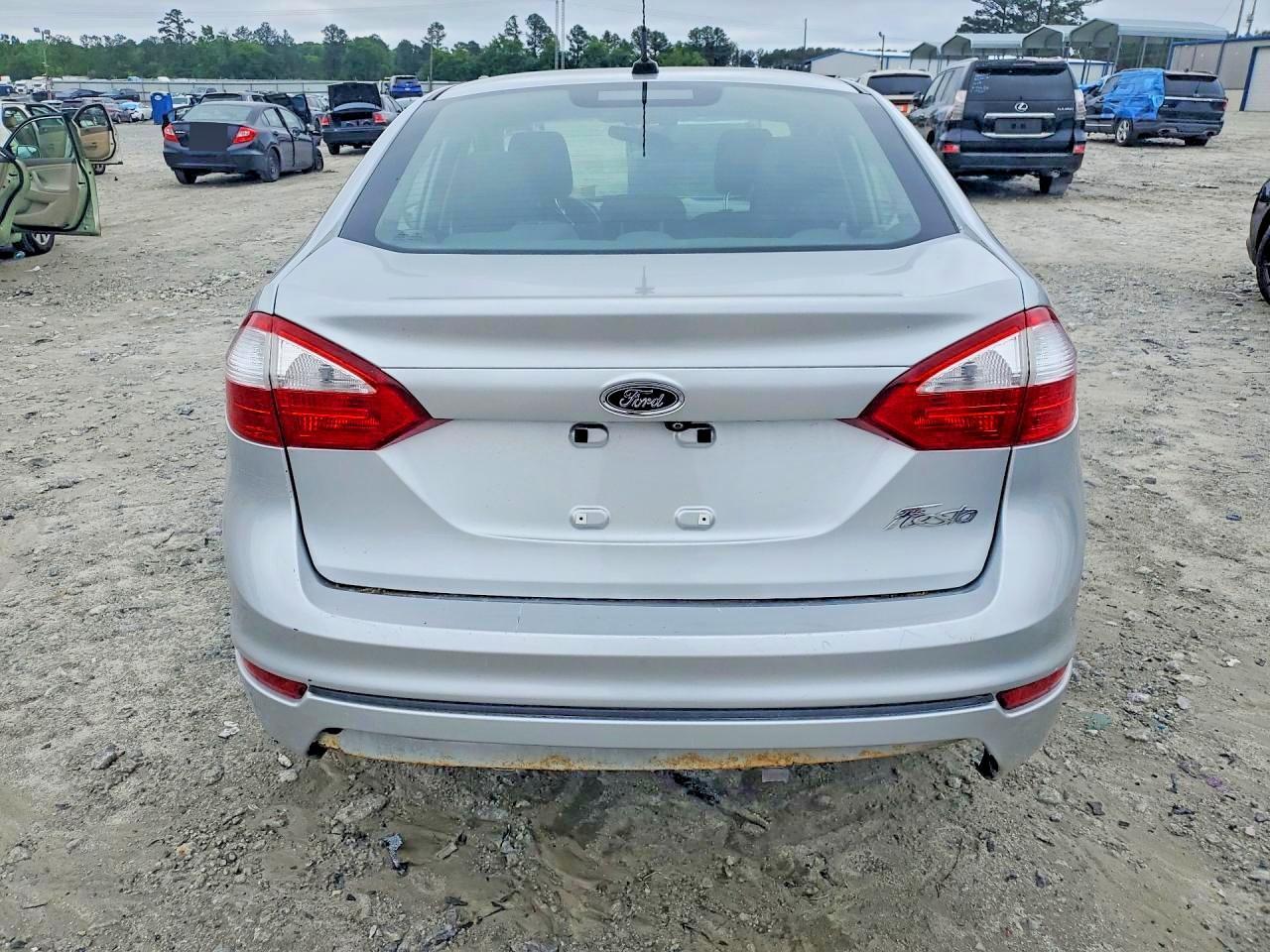 2019 Ford Fiesta S - Image 6