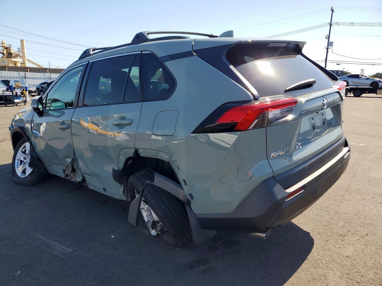 2021 Toyota Rav4 Xle - Фото 2