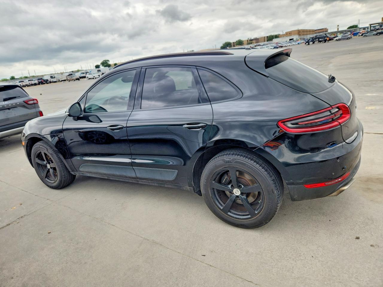 2017 Porsche Macan - Image 2
