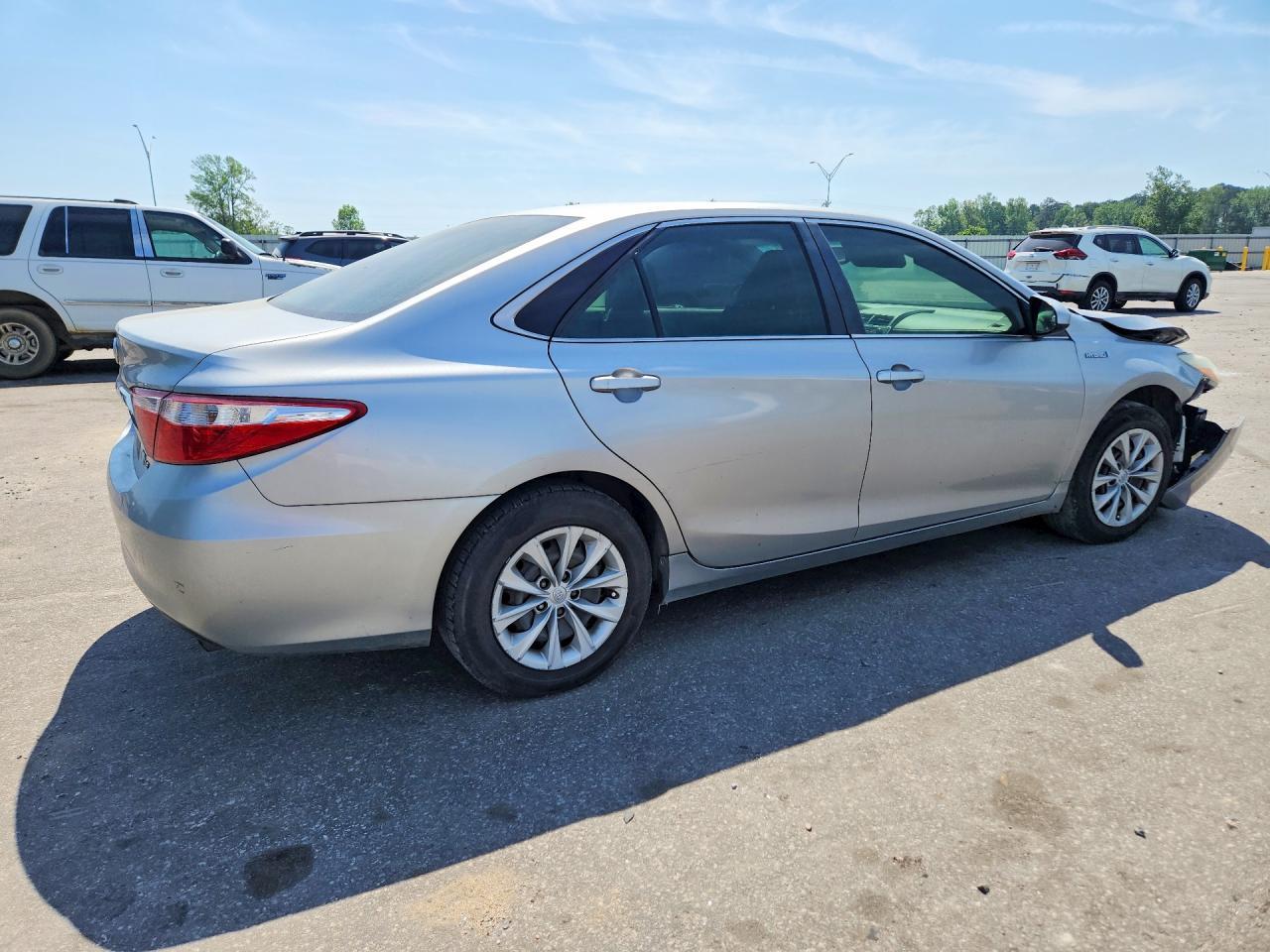 2015 Toyota Camry Hybrid Le - Фото 3