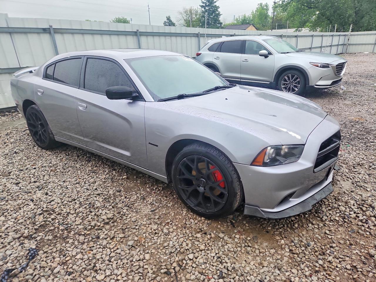 2013 Dodge Charger R - Image 4