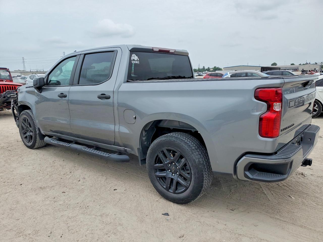 2024 Chevrolet Silverado C1500 Custom - Фото 2