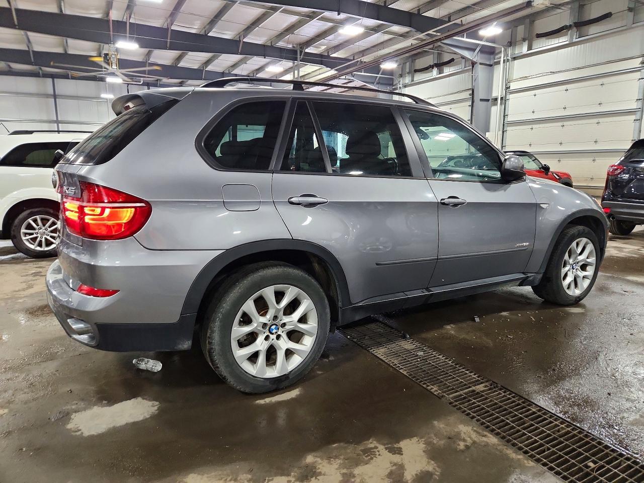 2011 BMW X5 xDrive35I - Фото 3