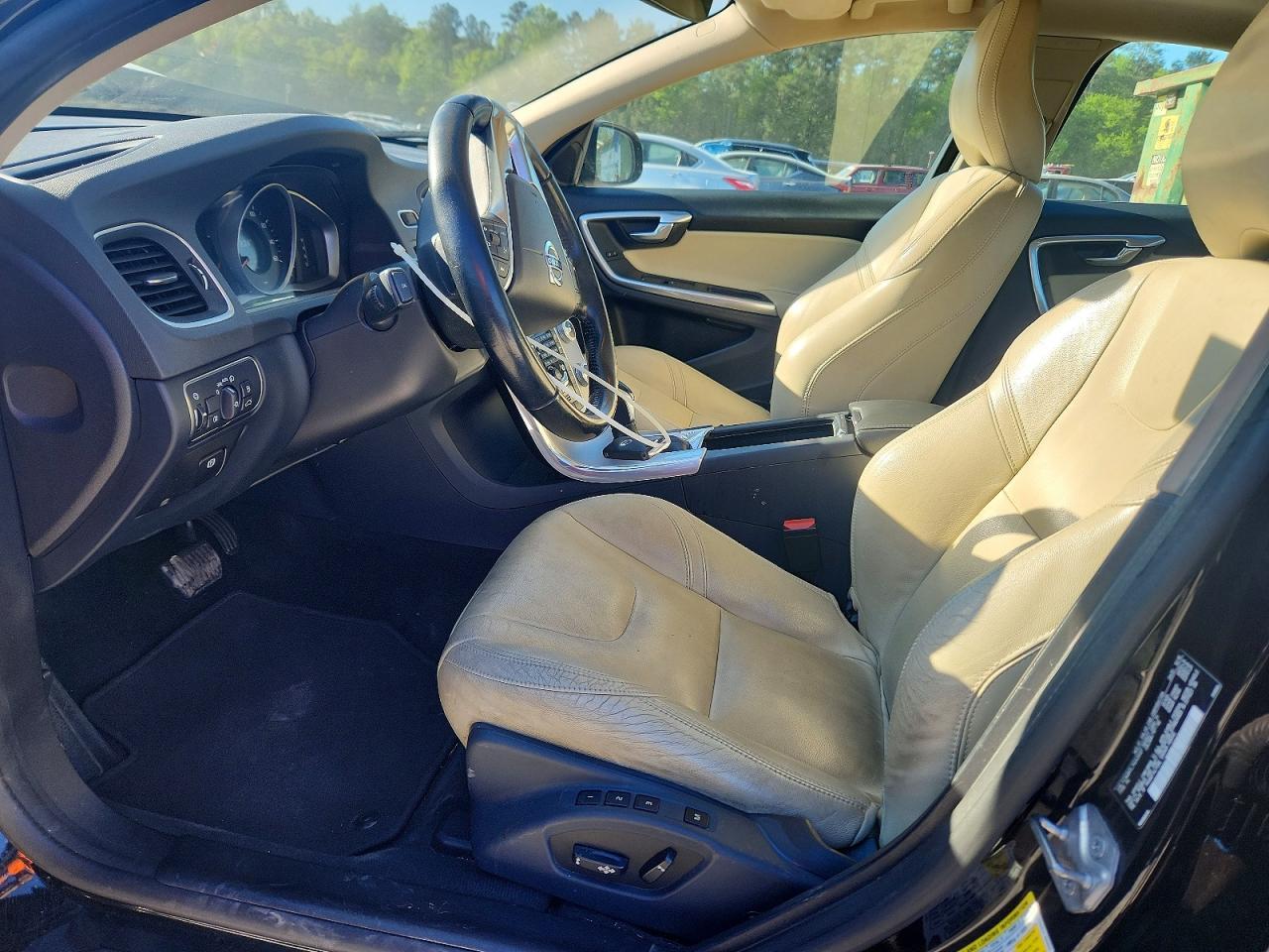 2017 Volvo S60 Dynamic - Image 7