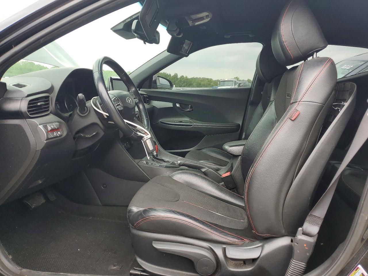 2021 Hyundai Veloster 2.0L Premium - Фото 7