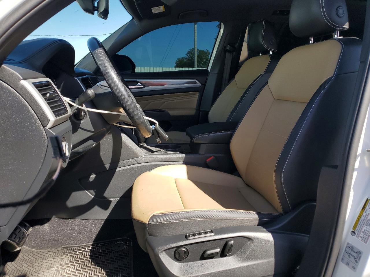 2021 Volkswagen Atlas Cross Sport Sel R-Line - Image 7