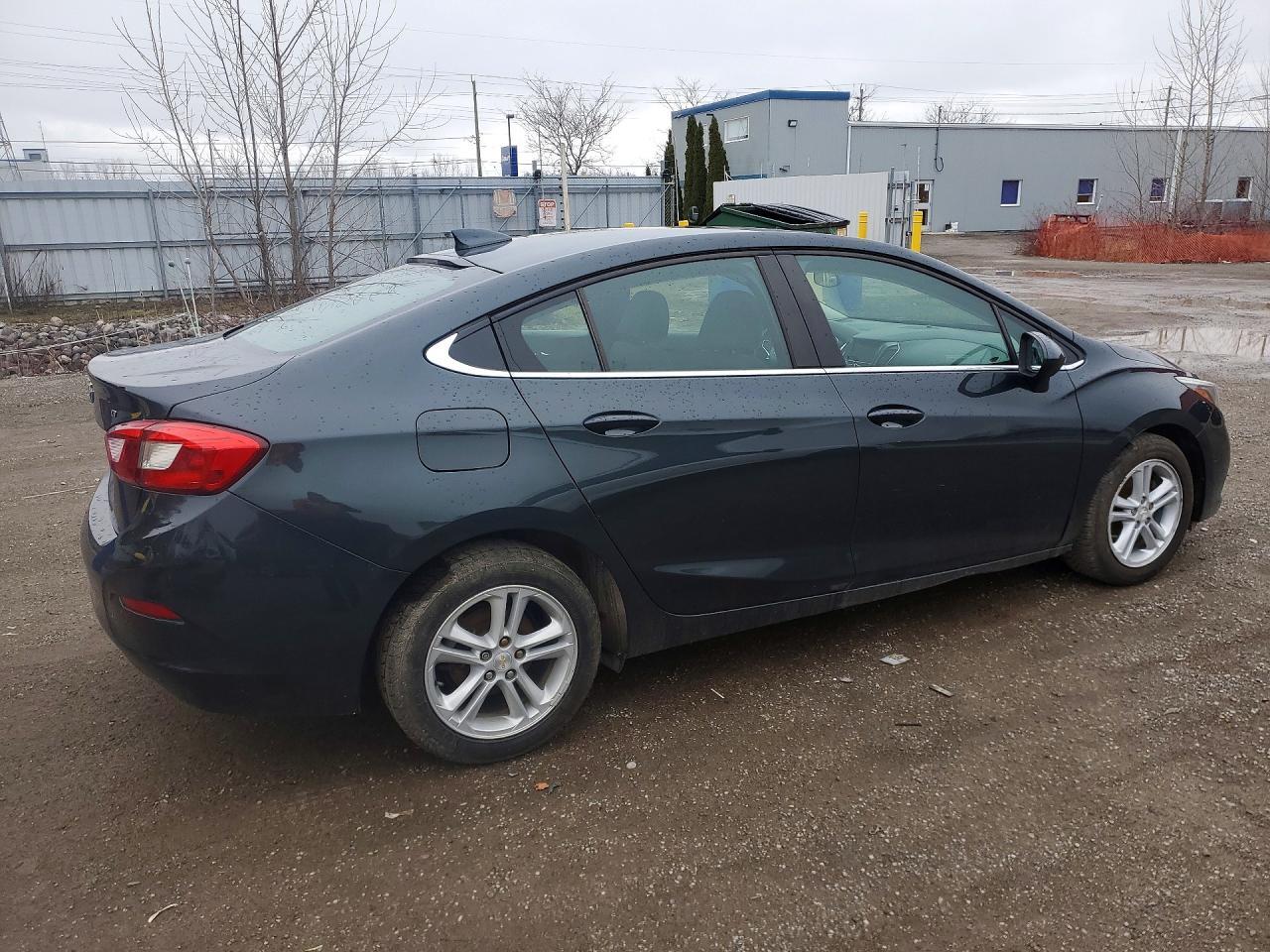 2018 Chevrolet Cruze Lt - Image 3