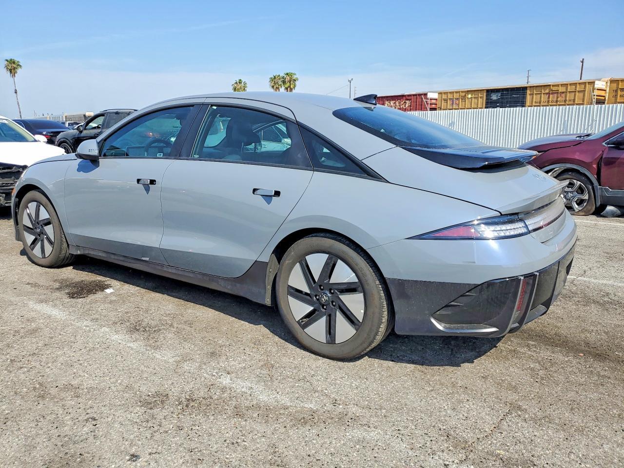 2025 Hyundai Ioniq 6 Se - Image 2