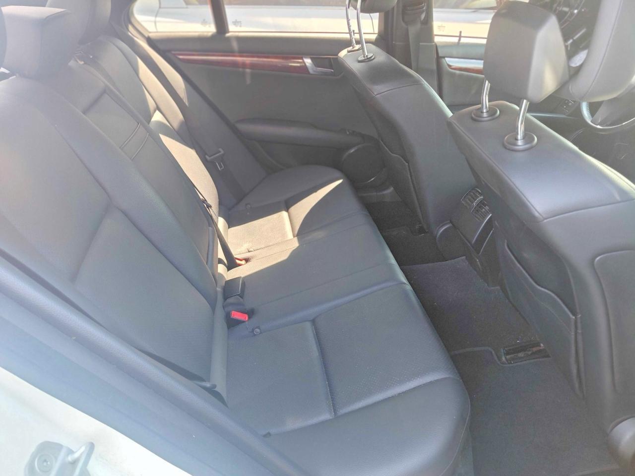 2011 Mercedes-Benz C 300 4Matic - Фото 6