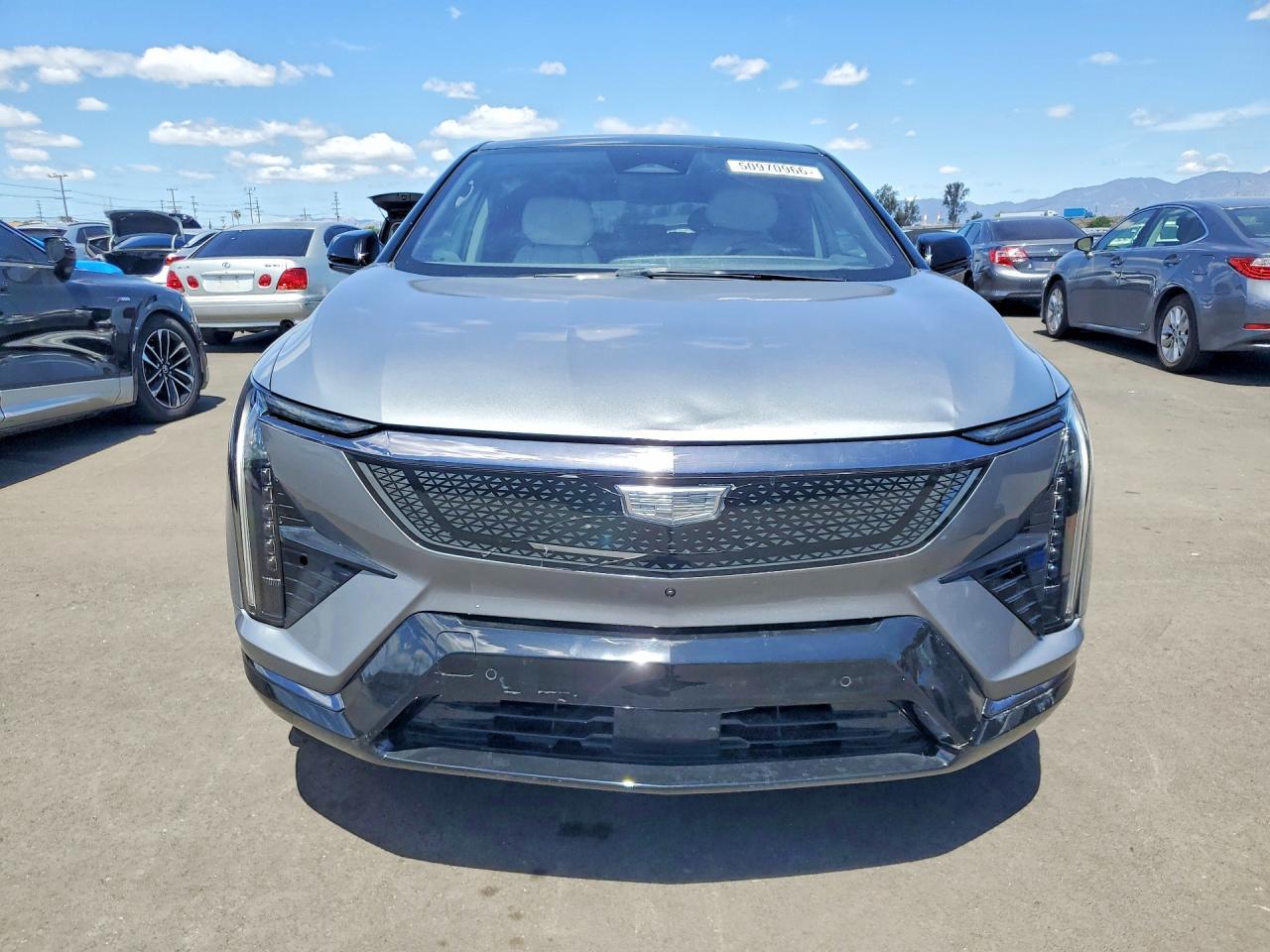 2025 Cadillac Optiq Sport - Фото 5