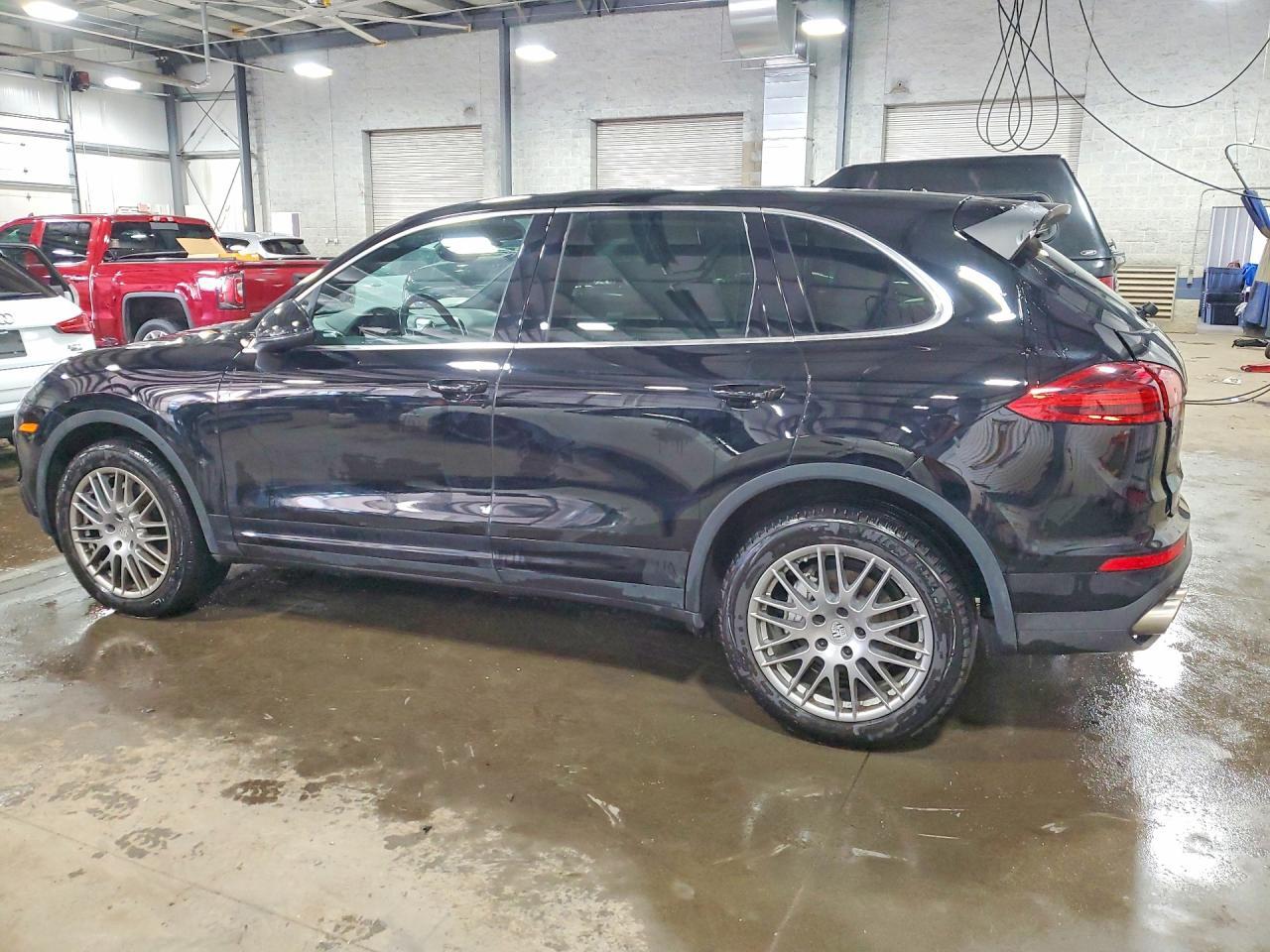 2017 Porsche Cayenne S - Фото 2