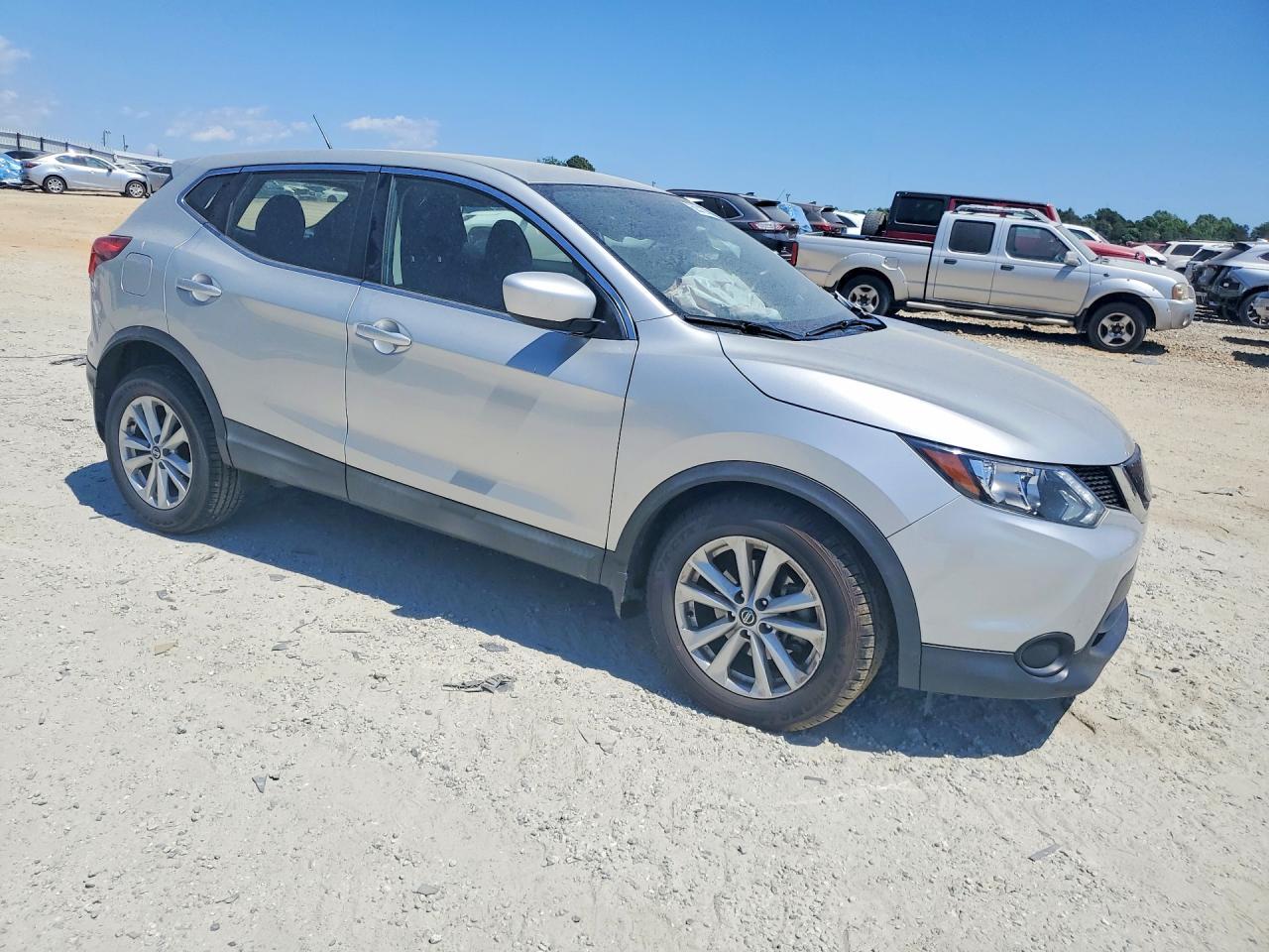 2019 Nissan Rogue Sport S - Image 4