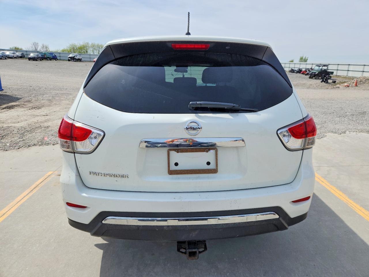 2015 Nissan Pathfinder S - Фото 6